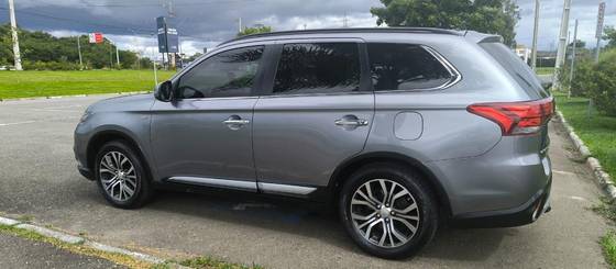 MITSUBISHI OUTLANDER 3.0 GT 4X4 V6 24V GASOLINA 4P AUTOMÁTICO